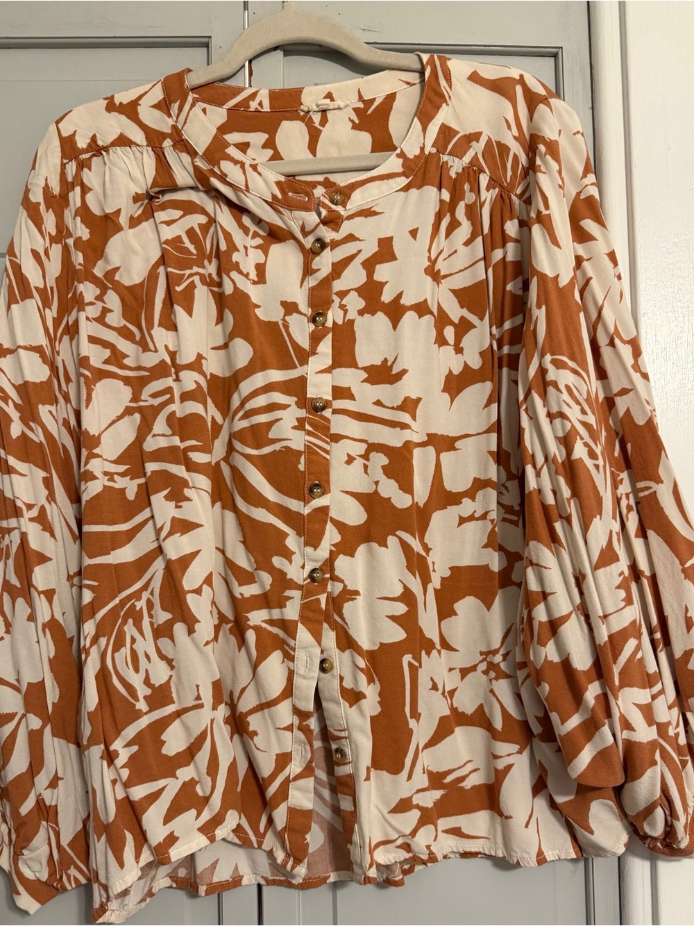 JODIFL Cream and Brown Floral Button-Front Blouse